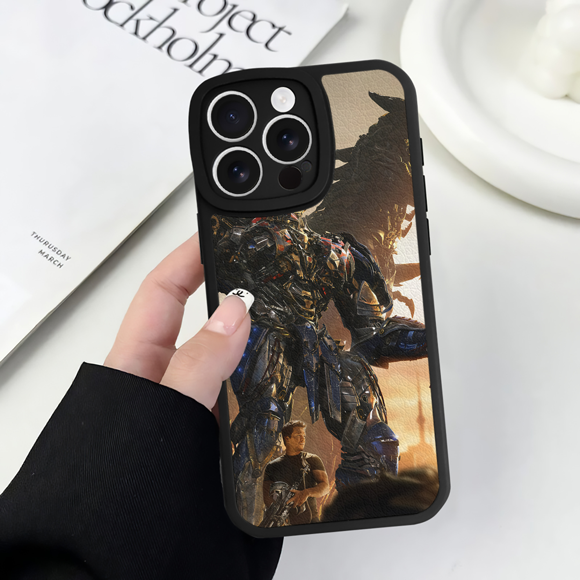 （画像用） Transformers トランスフォーマー 【iPhone 16シリーズ対応】シリコンスマホケース（レザー調） 材質：シリコン